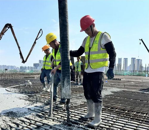大冶東風路西延道路工程現(xiàn)澆梁施工全部完成