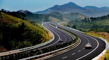 高速公路為什么不修成直的呢? 沒(méi)幾個(gè)人知道